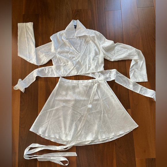 Satin set - Picture 1 of 3